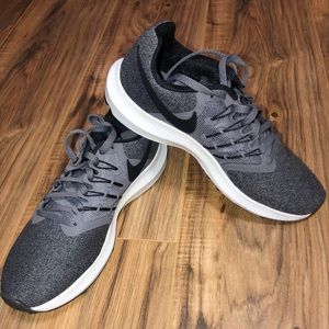 Women’s Run Swift Nikes size 7 1/2
